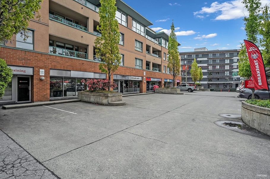 PH05 223 Mountain Highway North Vancouver, BC - 1