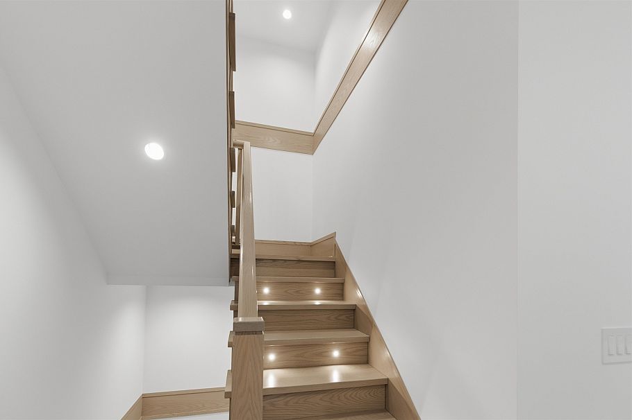 1 272 E 9th Street North Vancouver, BC - 17