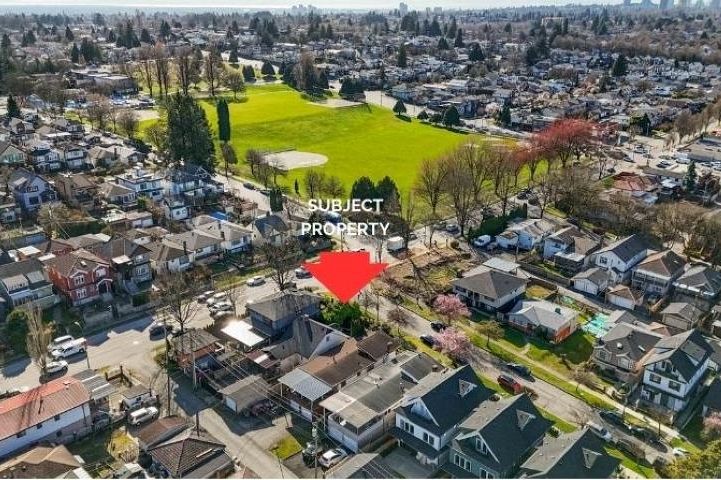 4890 Dumfries Street Vancouver, BC - 4