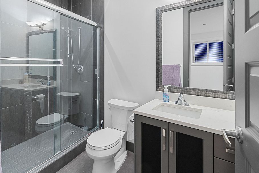 7493 Gatineau Place Vancouver, BC - 18