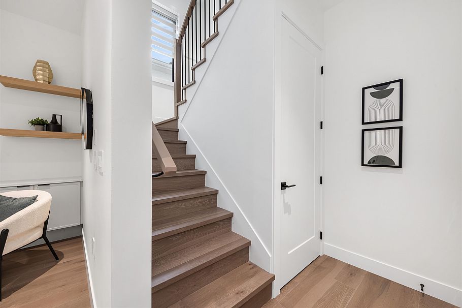 1 878 E 37 Avenue Vancouver, BC - 16