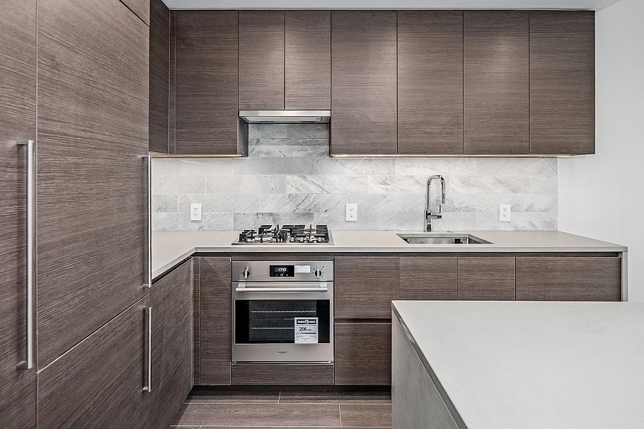 2009 4168 Lougheed Highway Burnaby, BC - 20