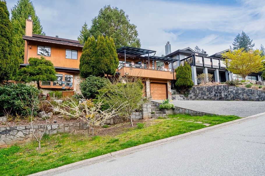 2940 Dresden Way North Vancouver, BC - 3