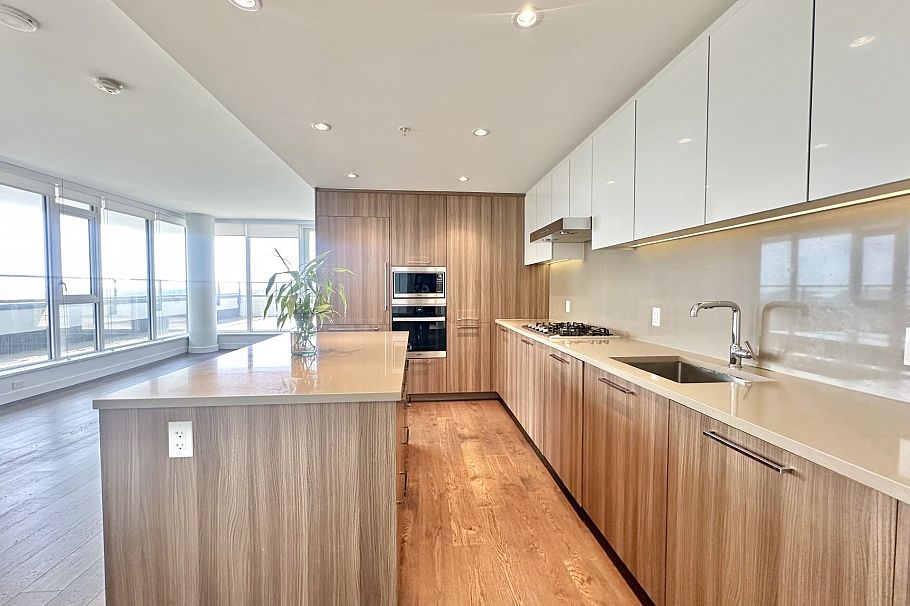 1005 3280 Corvette Way Richmond, BC - 1