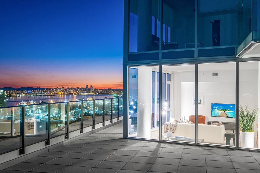 2602 1401 Hunter Street North Vancouver, BC - 2