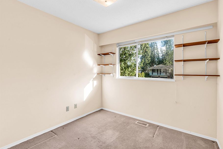 1110 Lodge Road North Vancouver, BC - 21