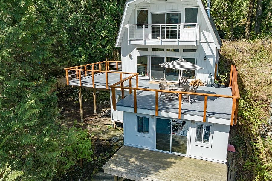 2937 Panorama Drive North Vancouver, BC - 1