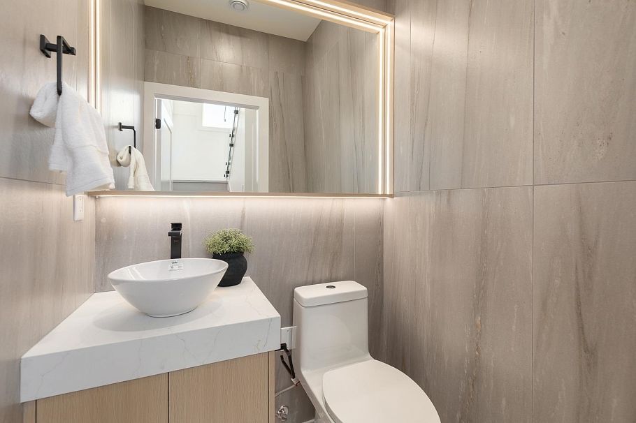 1 3506 E Pender Street Vancouver, BC - 14