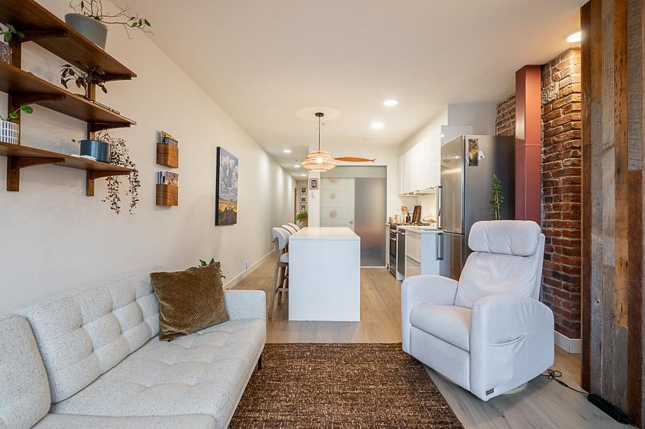 406 1072 Hamilton Street Vancouver, BC - 3