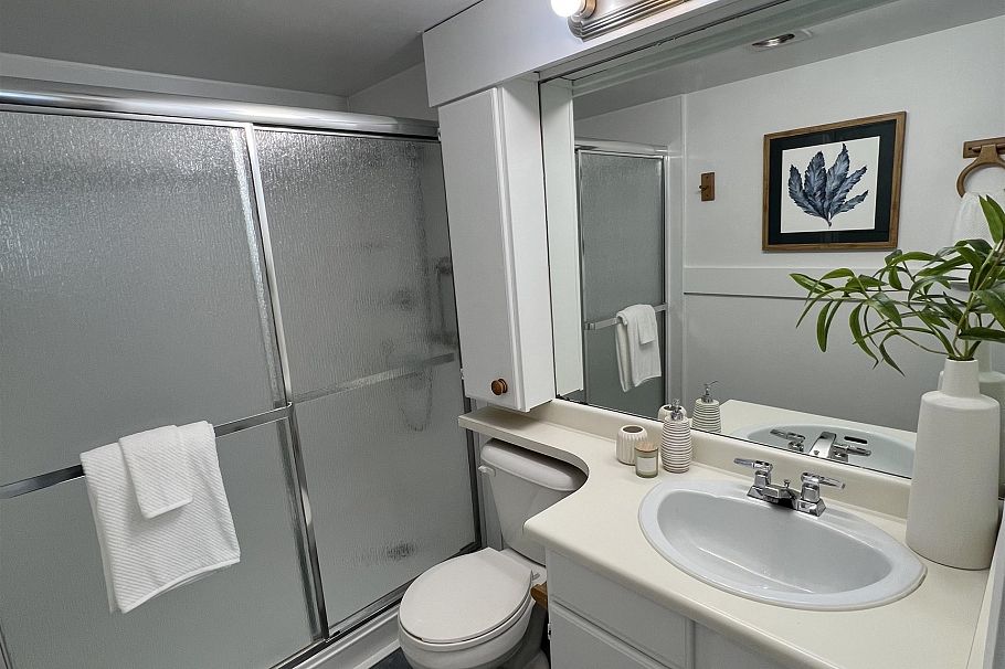 503 1740 Comox Street Vancouver, BC - 6