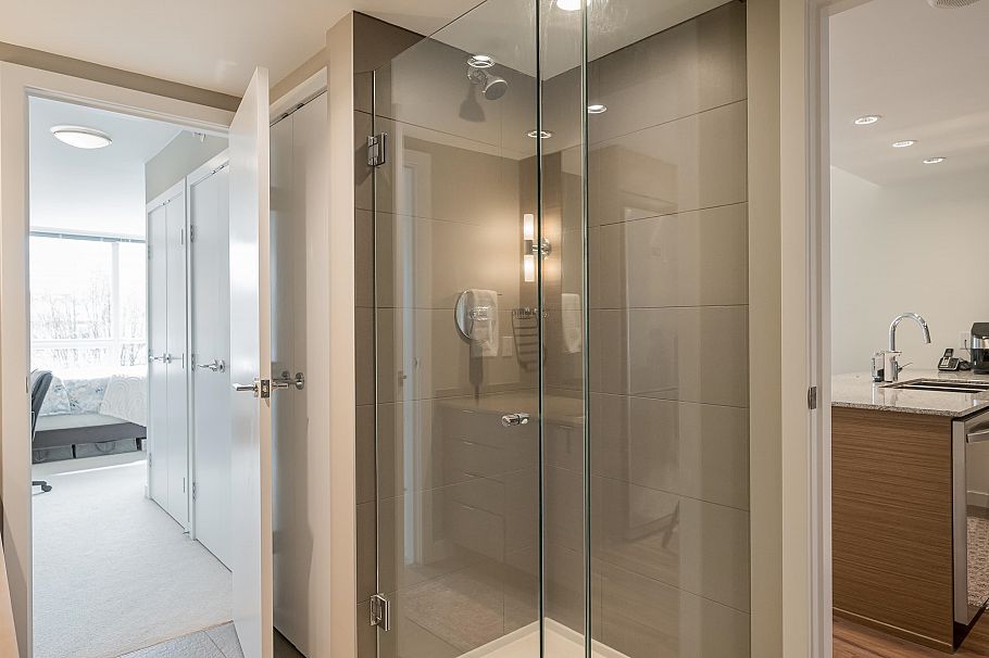 319 135 E 17th Street North Vancouver, BC - 24