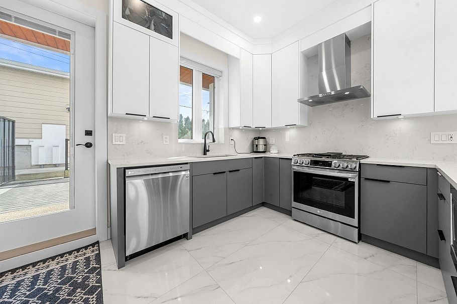 1548 E 41st Avenue Vancouver, BC - 25