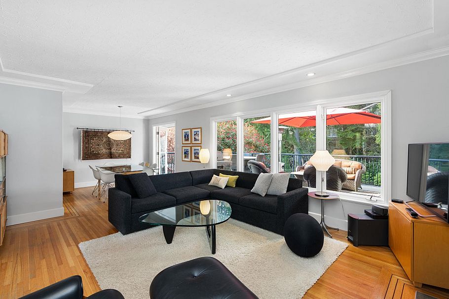 956 Belvista Crescent North Vancouver, BC - 5