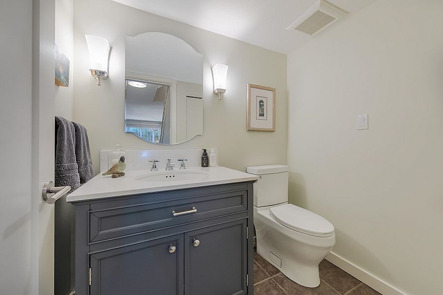 796 W 15th Avenue Vancouver, BC - 11