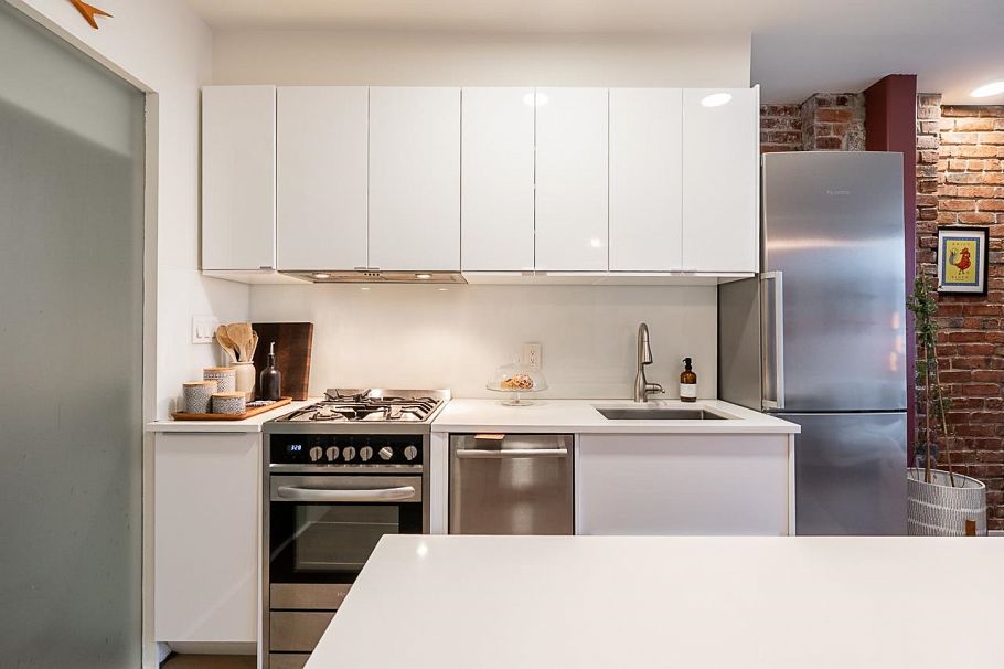 406 1072 Hamilton Street Vancouver, BC - 9