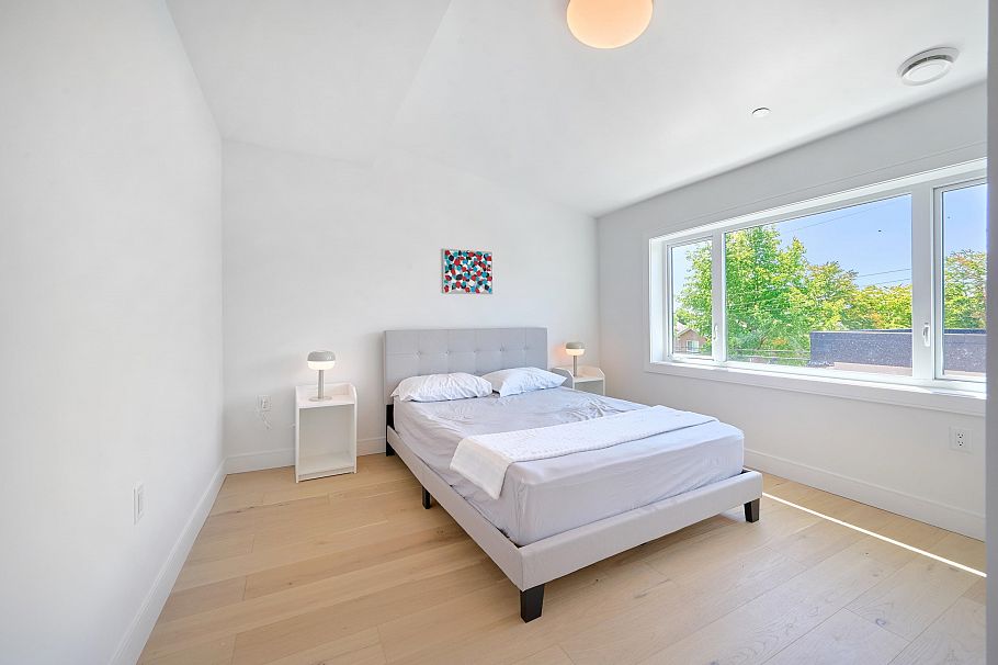 810 E 51st Avenue Vancouver, BC - 8