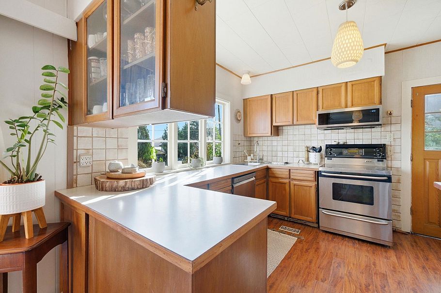 487 Roslyn Boulevard North Vancouver, BC - 16