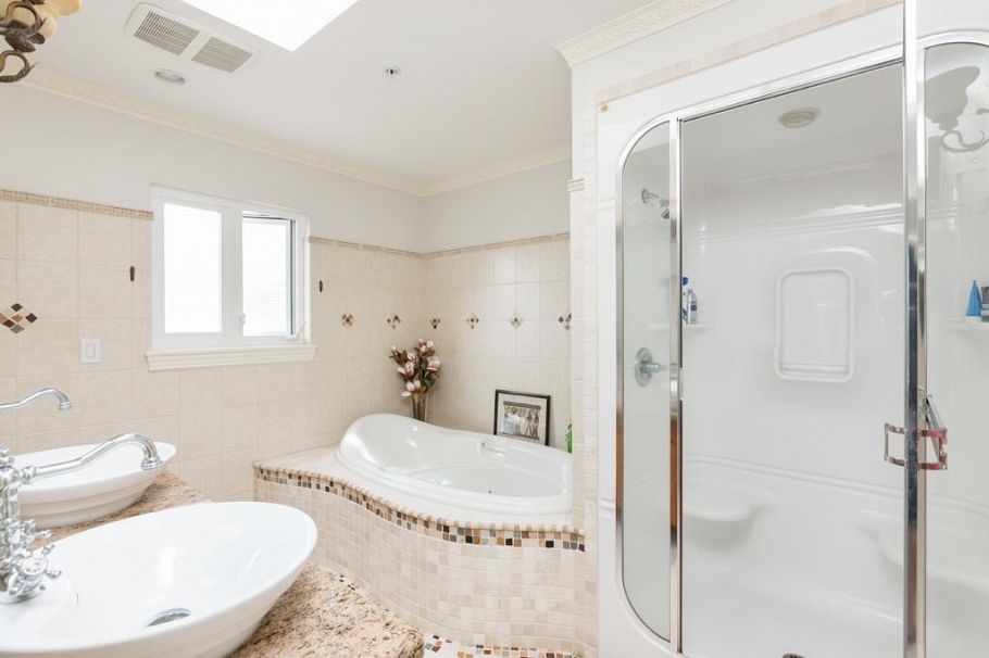 1505 W 62nd Avenue Vancouver, BC - 4