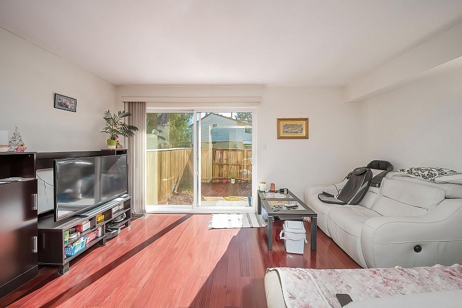 6866 Arlington Street Vancouver, BC - 4