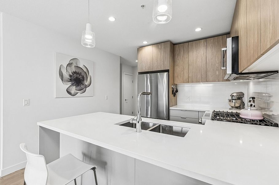 511 108 E 8th Street North Vancouver, BC - 10