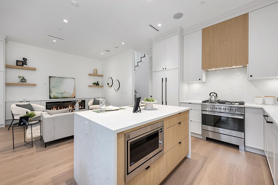 1 878 E 37 Avenue Vancouver, BC - 10