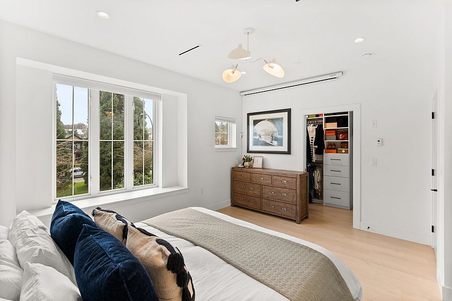 3123 W 16th Avenue Vancouver, BC - 24