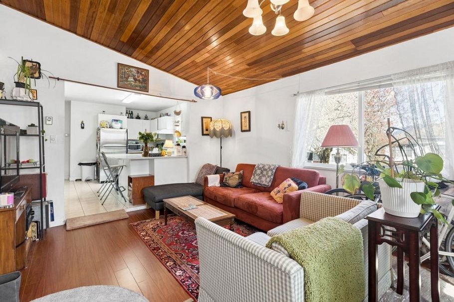 3708 Dumfries Street Vancouver, BC - 4