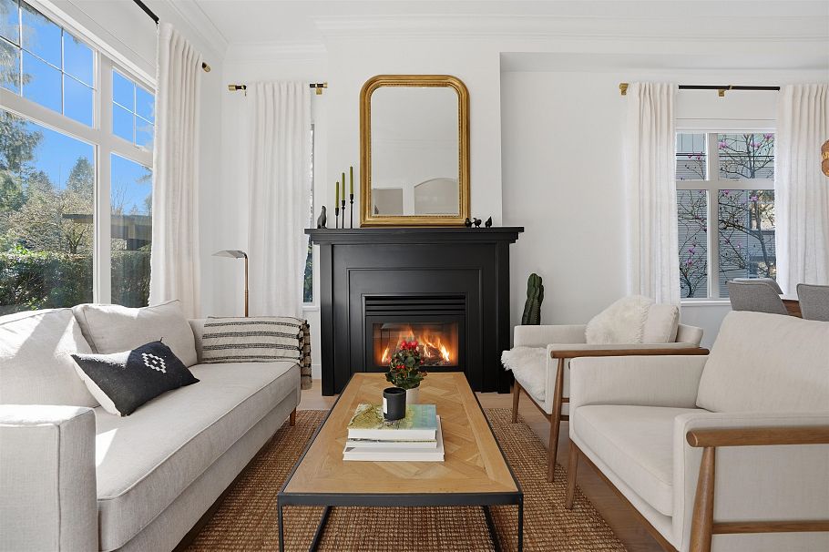 2039 W 33rd Avenue Vancouver, BC - 2