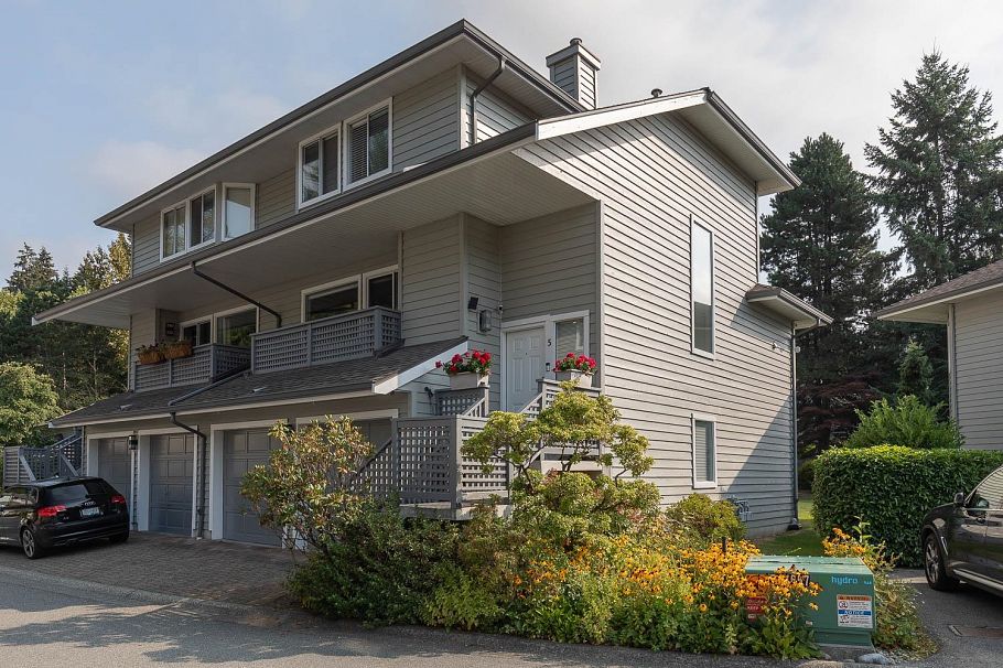 5 3634 Garibaldi Drive North Vancouver, BC - 1