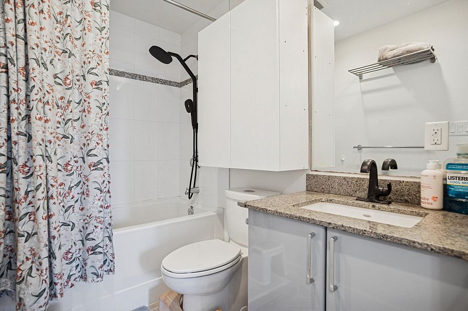 62 W 1st Avenue Vancouver, BC - 13