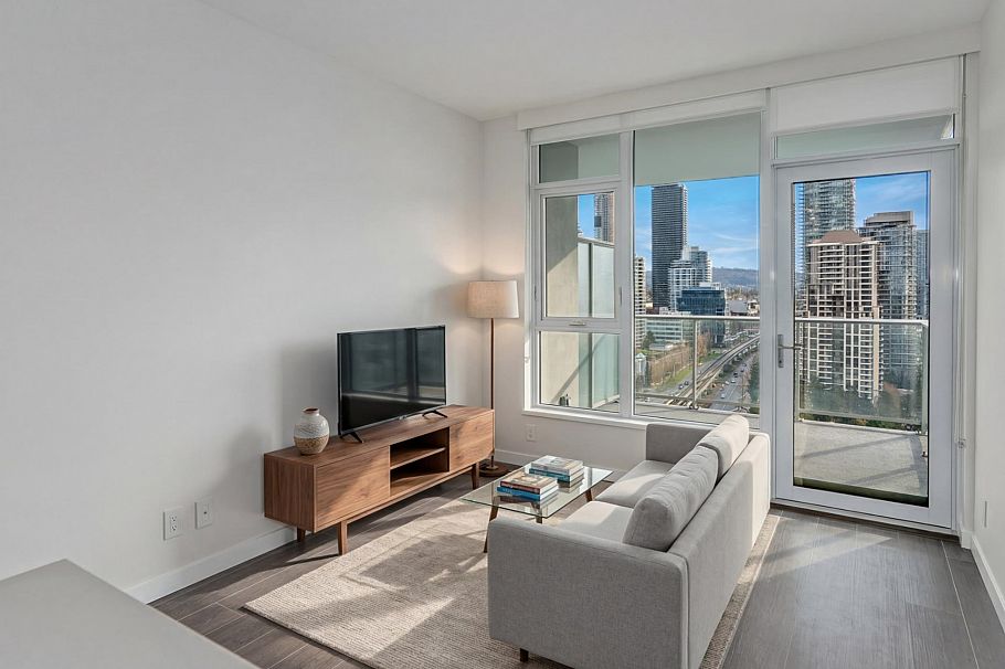 2009 4168 Lougheed Highway Burnaby, BC - 3