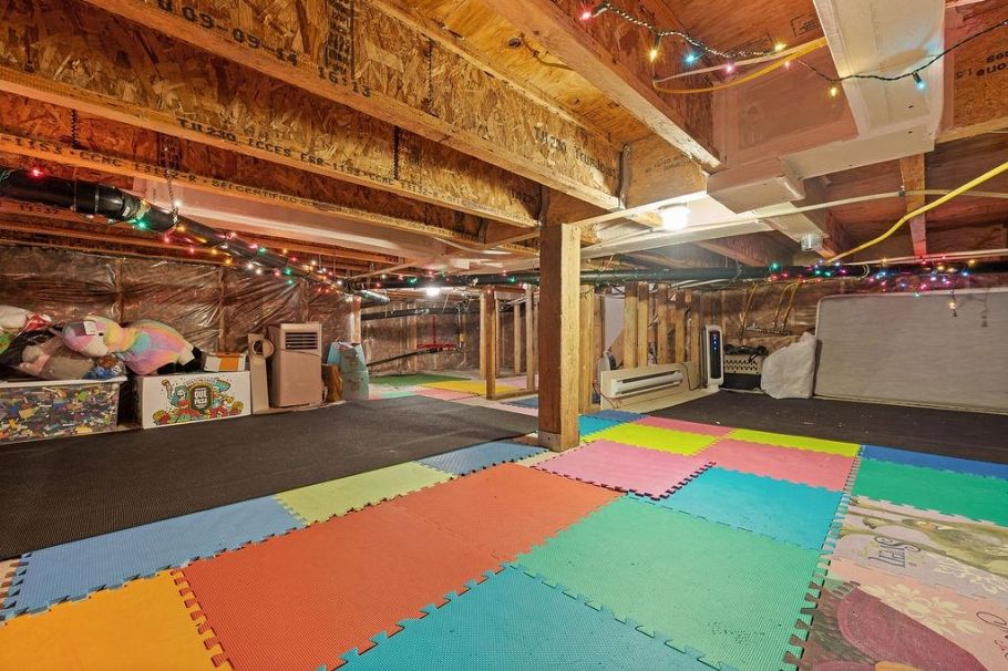 5681 Killarney Street Vancouver, BC - 26