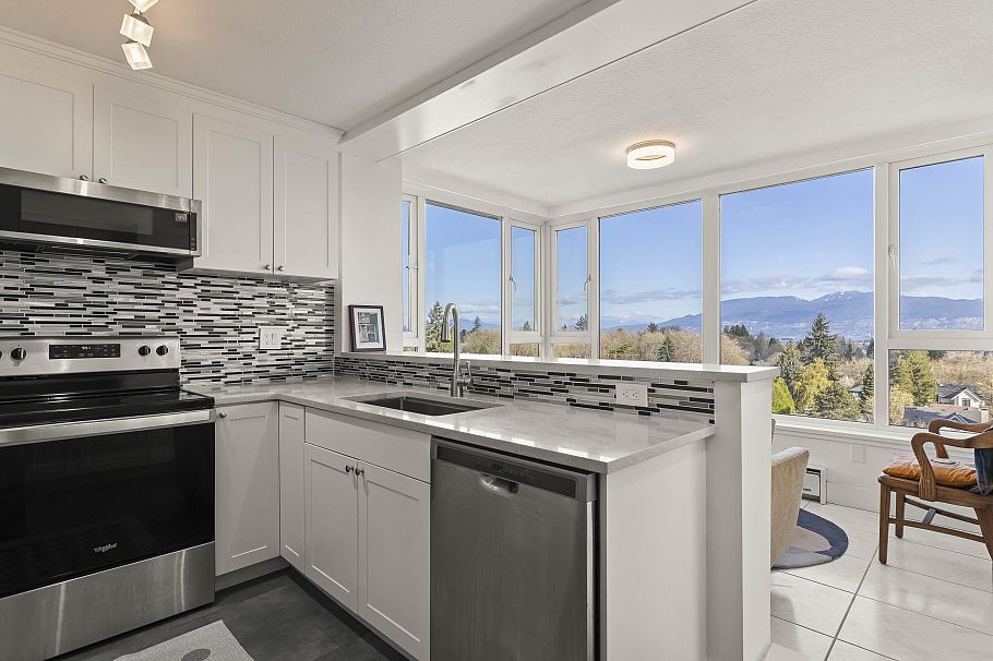 1102 5425 Yew Street Vancouver, BC - 9