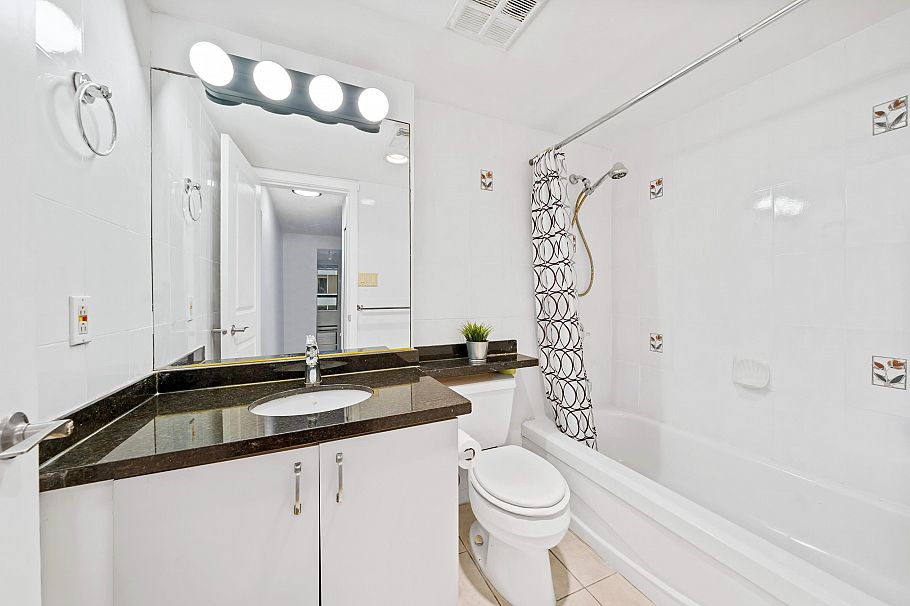 1006 1060 Alberni Street Vancouver, BC - 22