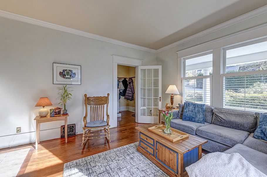 3039 St. Georges Avenue North Vancouver, BC - 6