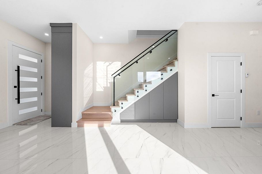 1548 E 41st Avenue Vancouver, BC - 14