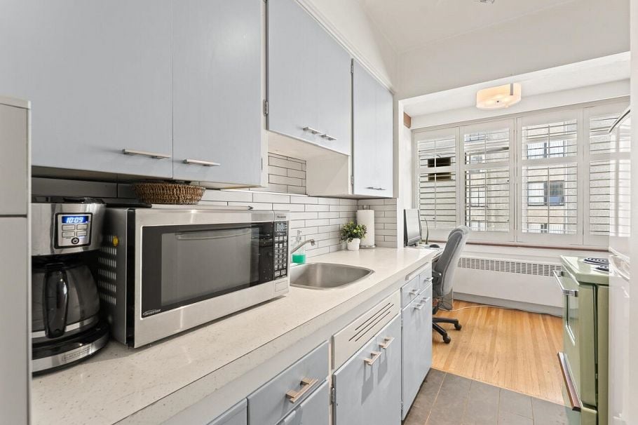 304 1975 Pendrell Street Vancouver, BC - 10