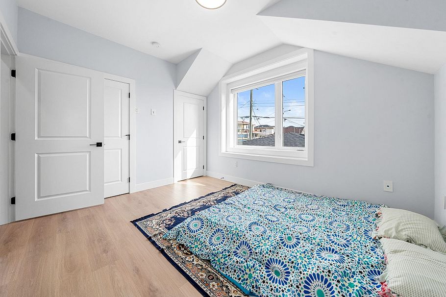 1548 E 41st Avenue Vancouver, BC - 32