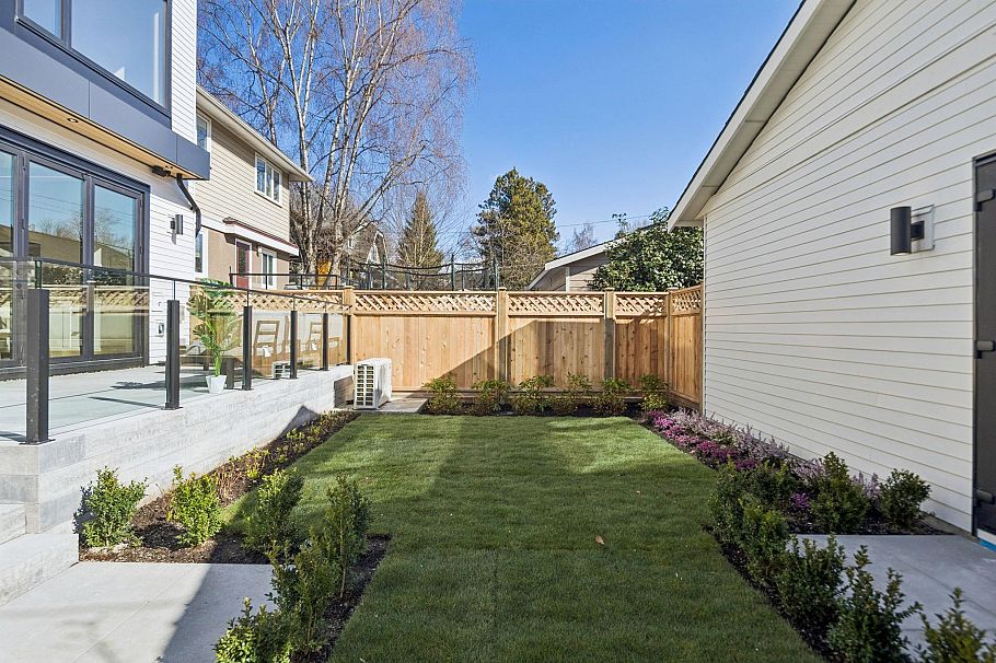 2 3036 W 13th Avenue Vancouver, BC - 31