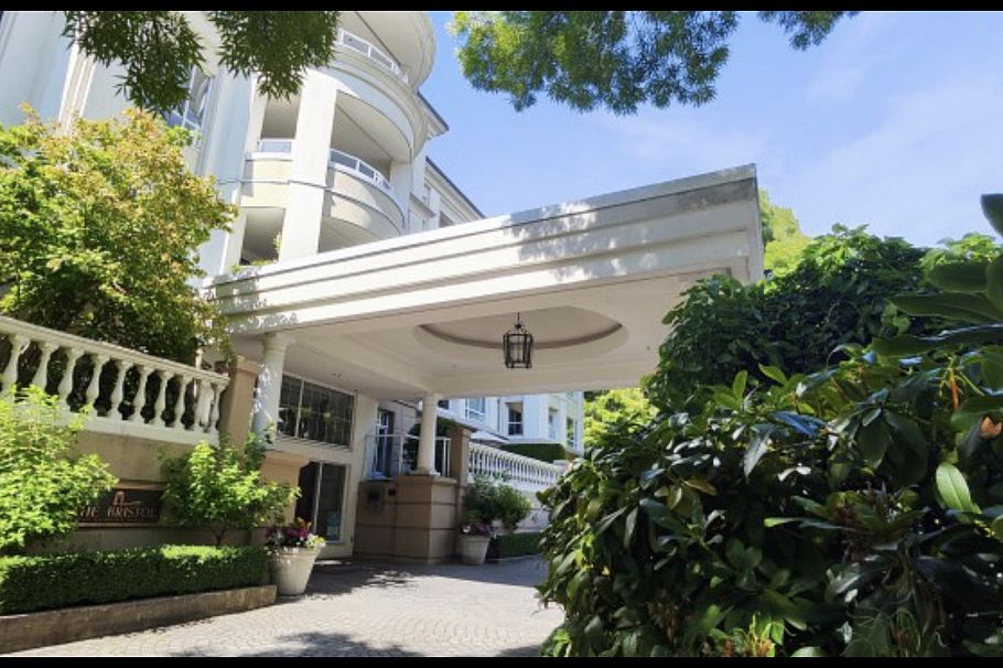 5735 Hampton Place Vancouver, BC - 2