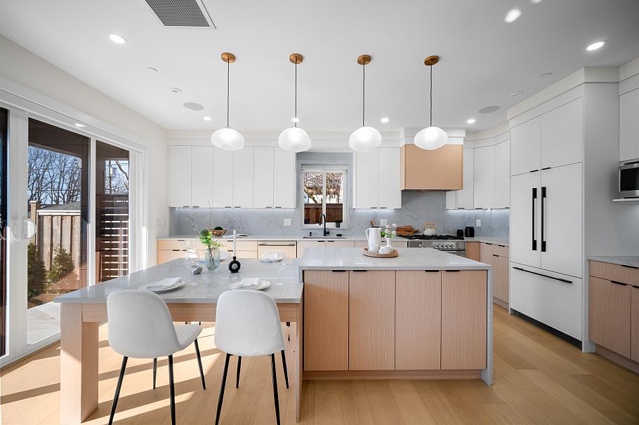 2 3576 E Pender Street Vancouver, BC - 6