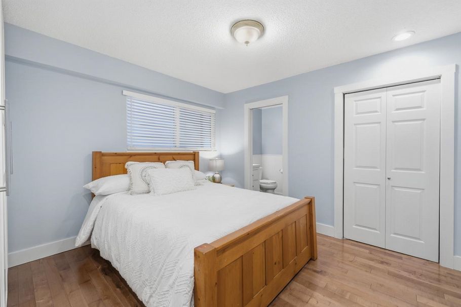 1762 Evelyn Street North Vancouver, BC - 17