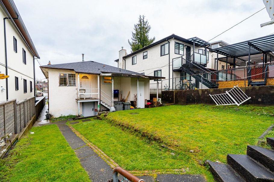 3163 Rupert Street Vancouver, BC - 25