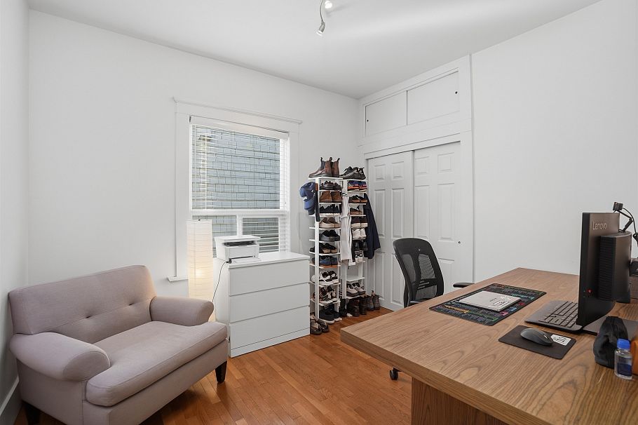 3350 W 3rd Avenue Vancouver, BC - 9