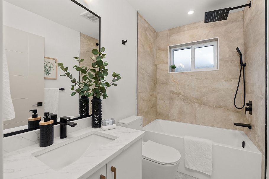 1 1822 E 14th Avenue Vancouver, BC - 12