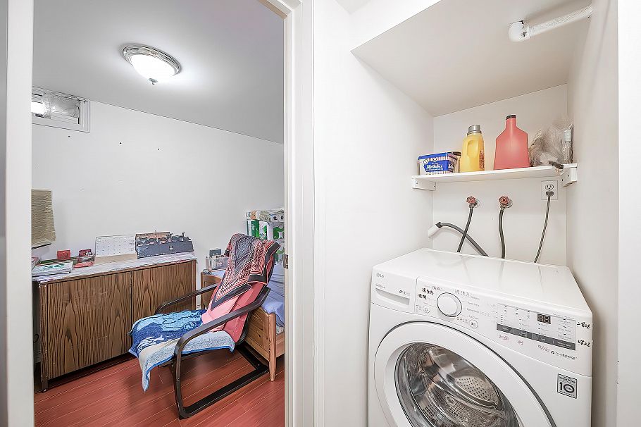 6866 Arlington Street Vancouver, BC - 13