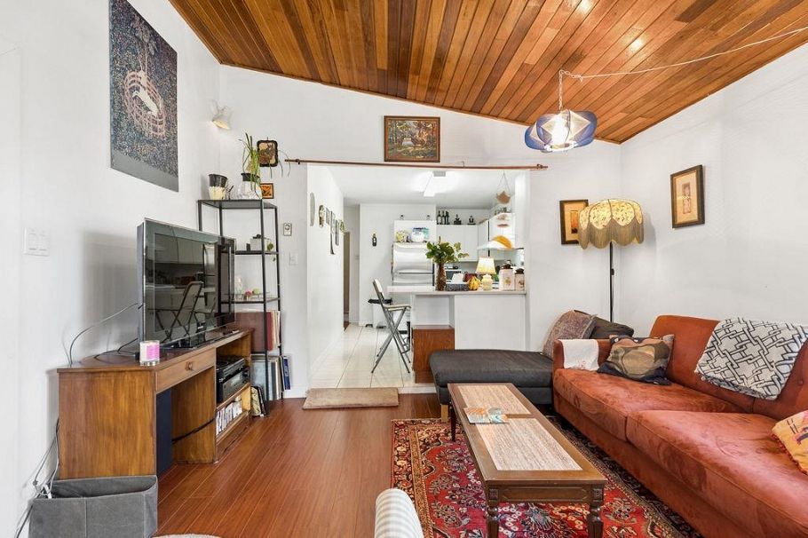 3708 Dumfries Street Vancouver, BC - 5