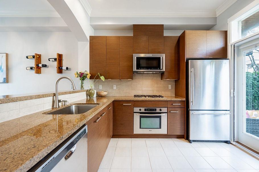 991 W 38th Avenue Vancouver, BC - 13