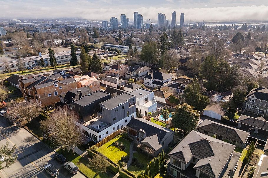 5 950 W 57th Avenue Vancouver, BC - 5