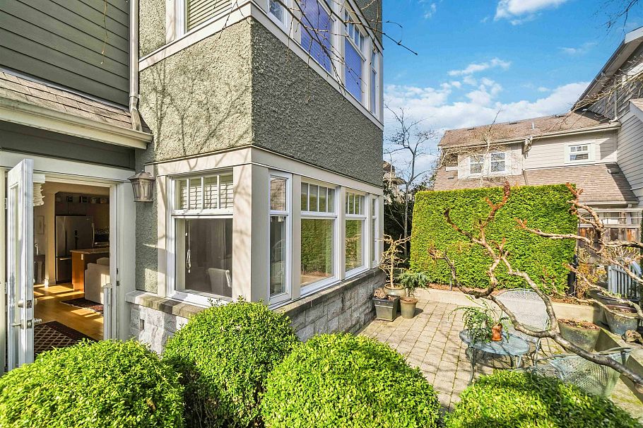 2420 Sasamat Street Vancouver, BC - 30